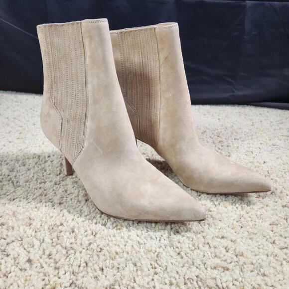 $450 Veronica Beard Beige Suede Pointed Ankle Boots Size 7 - Picture 2 of 7